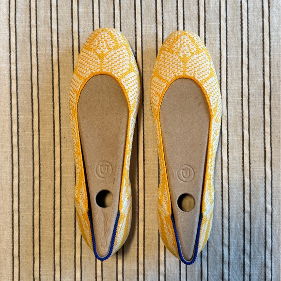 BNIB Rothy’s Daisy Flats - Picture 2 of 4